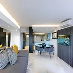 Clifton Yolo Spaces - Clifton Beachfront Executive Apartment